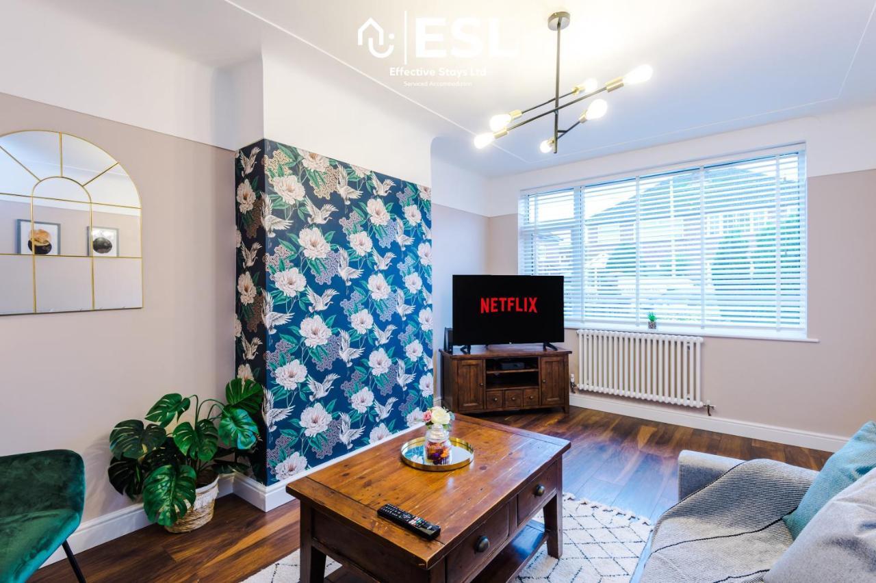 Open Plan - 3 Bedroom House - Garden And Outdoor Seating - Driveway Parking - Short Drive To City Centre Saughall Exteriör bild
