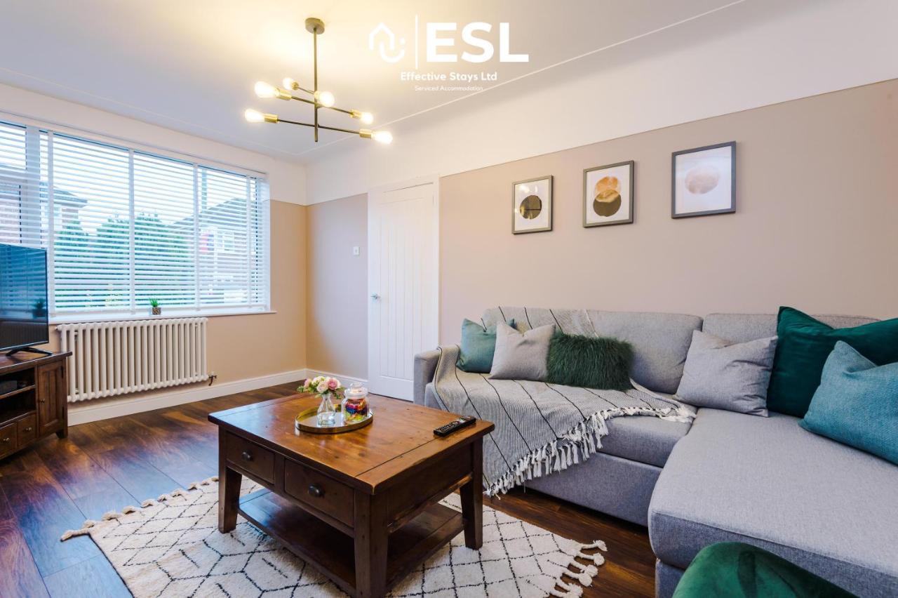 Open Plan - 3 Bedroom House - Garden And Outdoor Seating - Driveway Parking - Short Drive To City Centre Saughall Exteriör bild