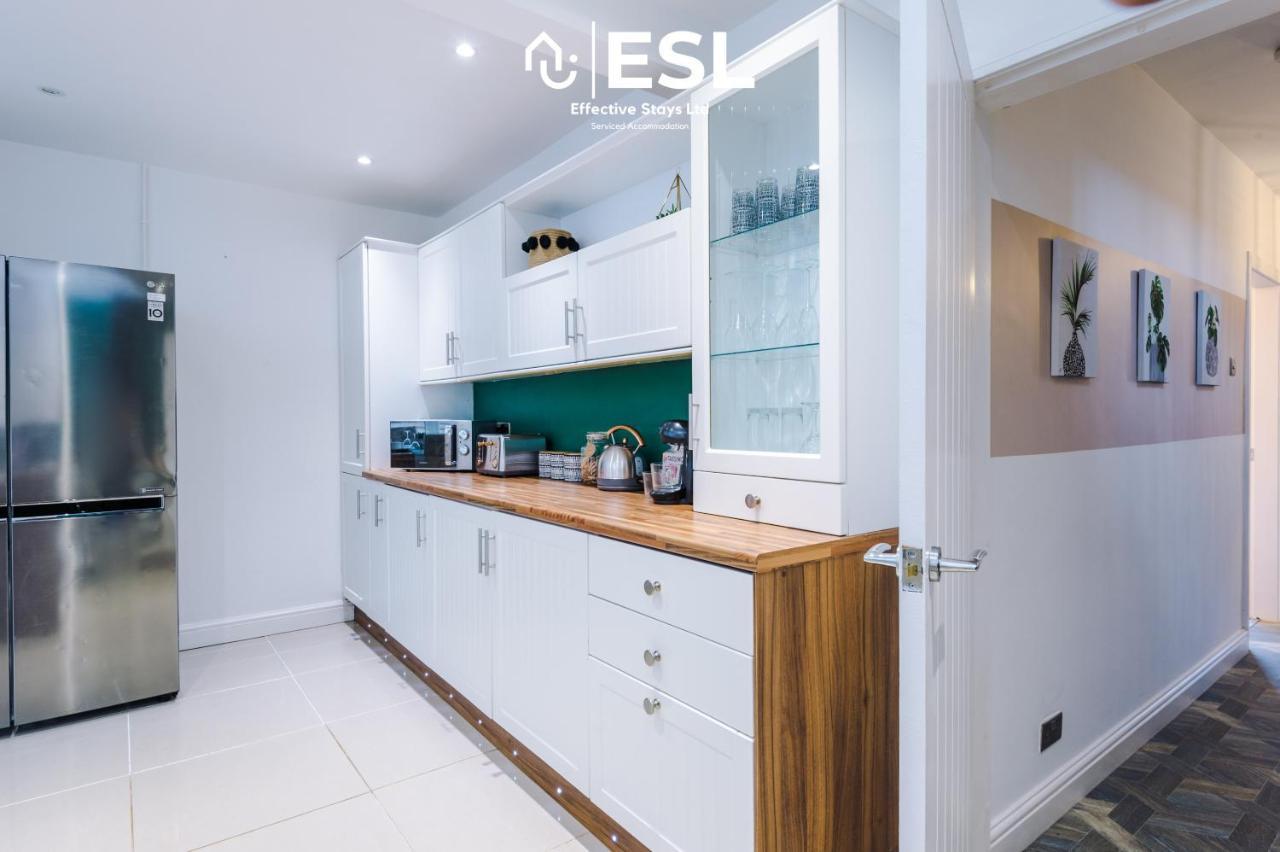 Open Plan - 3 Bedroom House - Garden And Outdoor Seating - Driveway Parking - Short Drive To City Centre Saughall Exteriör bild