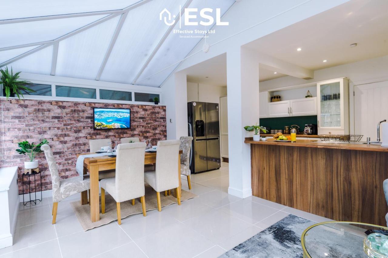 Open Plan - 3 Bedroom House - Garden And Outdoor Seating - Driveway Parking - Short Drive To City Centre Saughall Exteriör bild