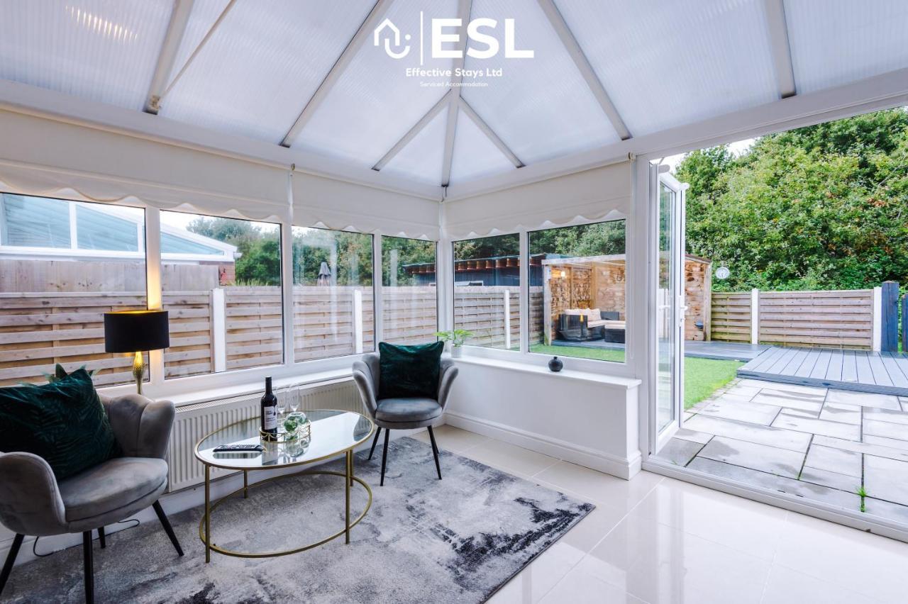 Open Plan - 3 Bedroom House - Garden And Outdoor Seating - Driveway Parking - Short Drive To City Centre Saughall Exteriör bild