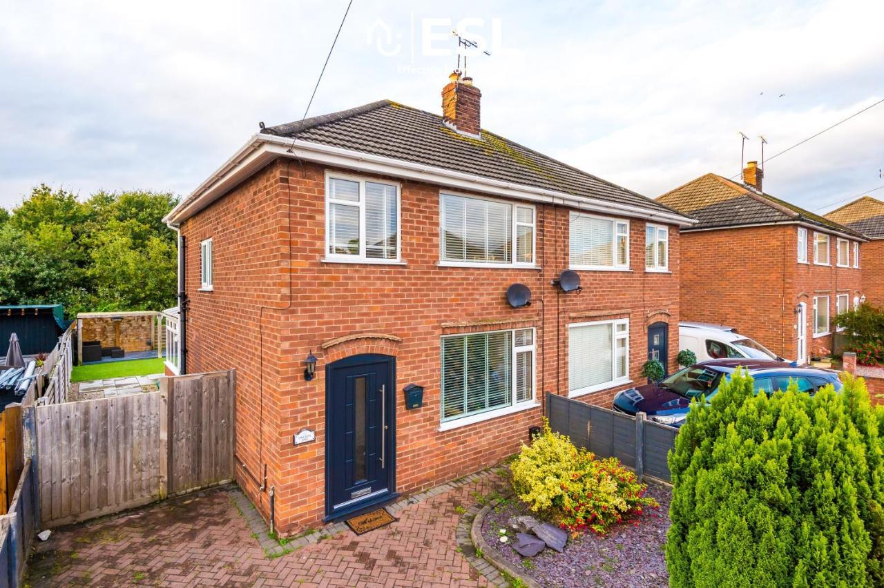 Open Plan - 3 Bedroom House - Garden And Outdoor Seating - Driveway Parking - Short Drive To City Centre Saughall Exteriör bild