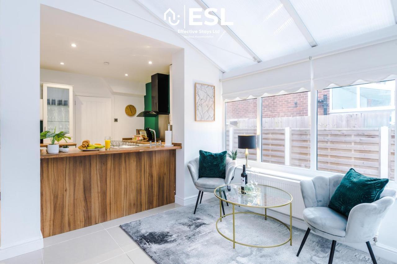 Open Plan - 3 Bedroom House - Garden And Outdoor Seating - Driveway Parking - Short Drive To City Centre Saughall Exteriör bild