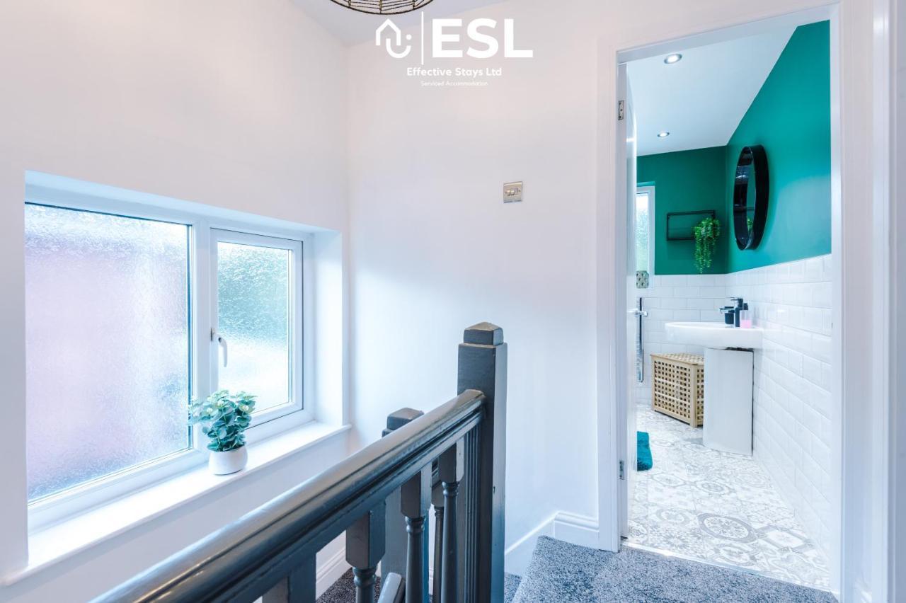 Open Plan - 3 Bedroom House - Garden And Outdoor Seating - Driveway Parking - Short Drive To City Centre Saughall Exteriör bild